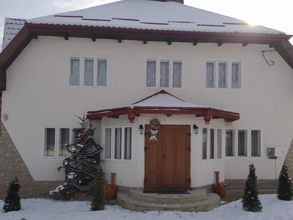 Casa Moldovita Bagian luar foto