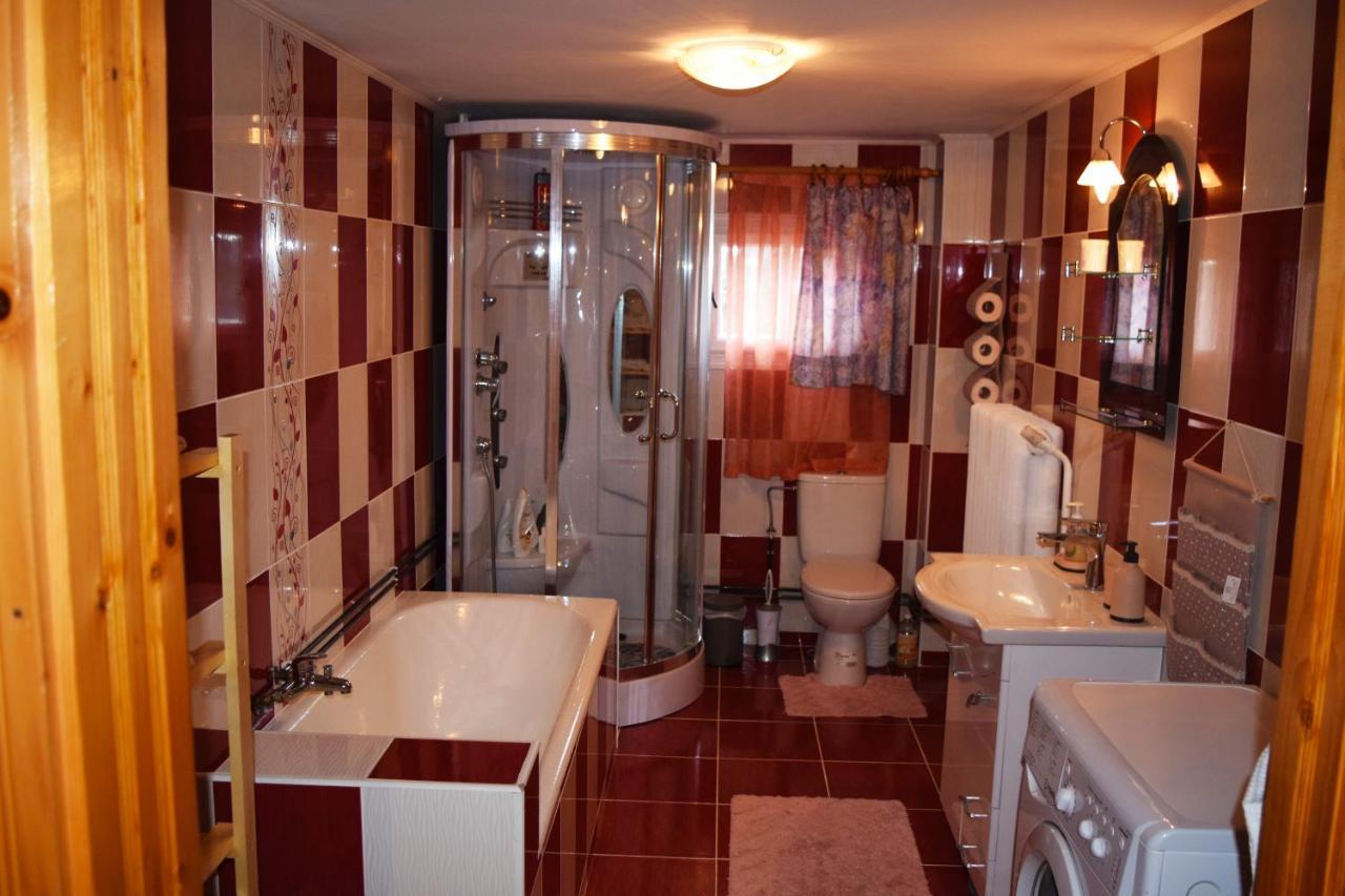 Casa Moldovita Bagian luar foto